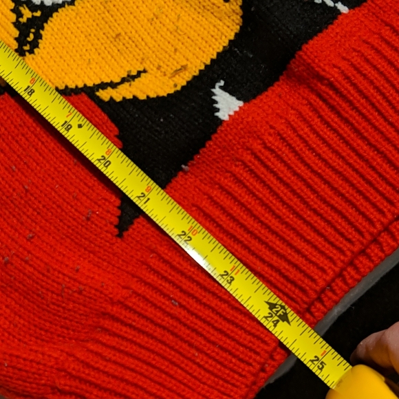 @Walt Disney Productions Sweater - Picture 7 of 7